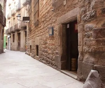 Jewish Quarter: Official Tour + Entrance to Main Synagogue of Barcelona
